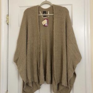 Vince Camuto Open-Front Draped Knit Poncho in Taupe